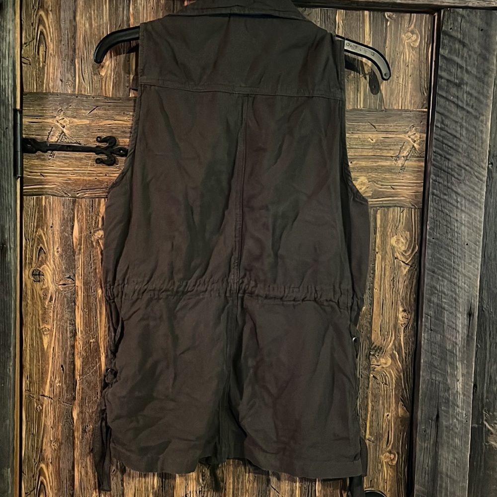Green Vest - Picture 4 of 4